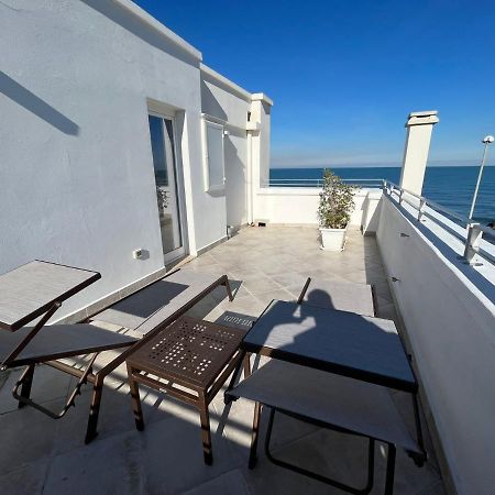 Апартаменты La Finestra Sul Mare Бари Экстерьер фото